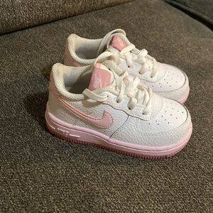 Toddler girls Pink and white Air Force 1